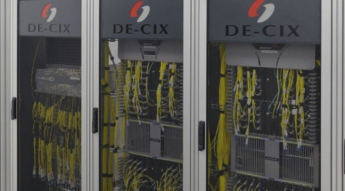 ethernet de 400,facebook,de-cix,fortnite