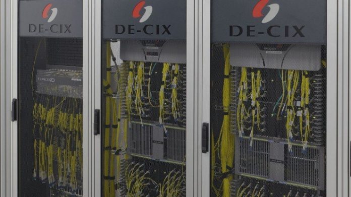 ethernet de 400,facebook,de-cix,fortnite