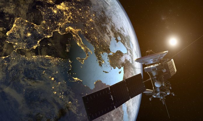 Amazon planifica o constelatie de 3.236 de sateliti pentru a oferi internet in intreaga lume